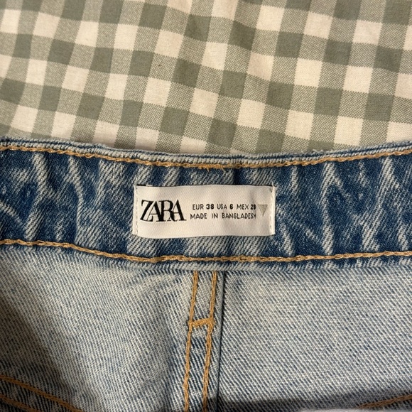 Zara Denim Shorts - Picture 4 of 5